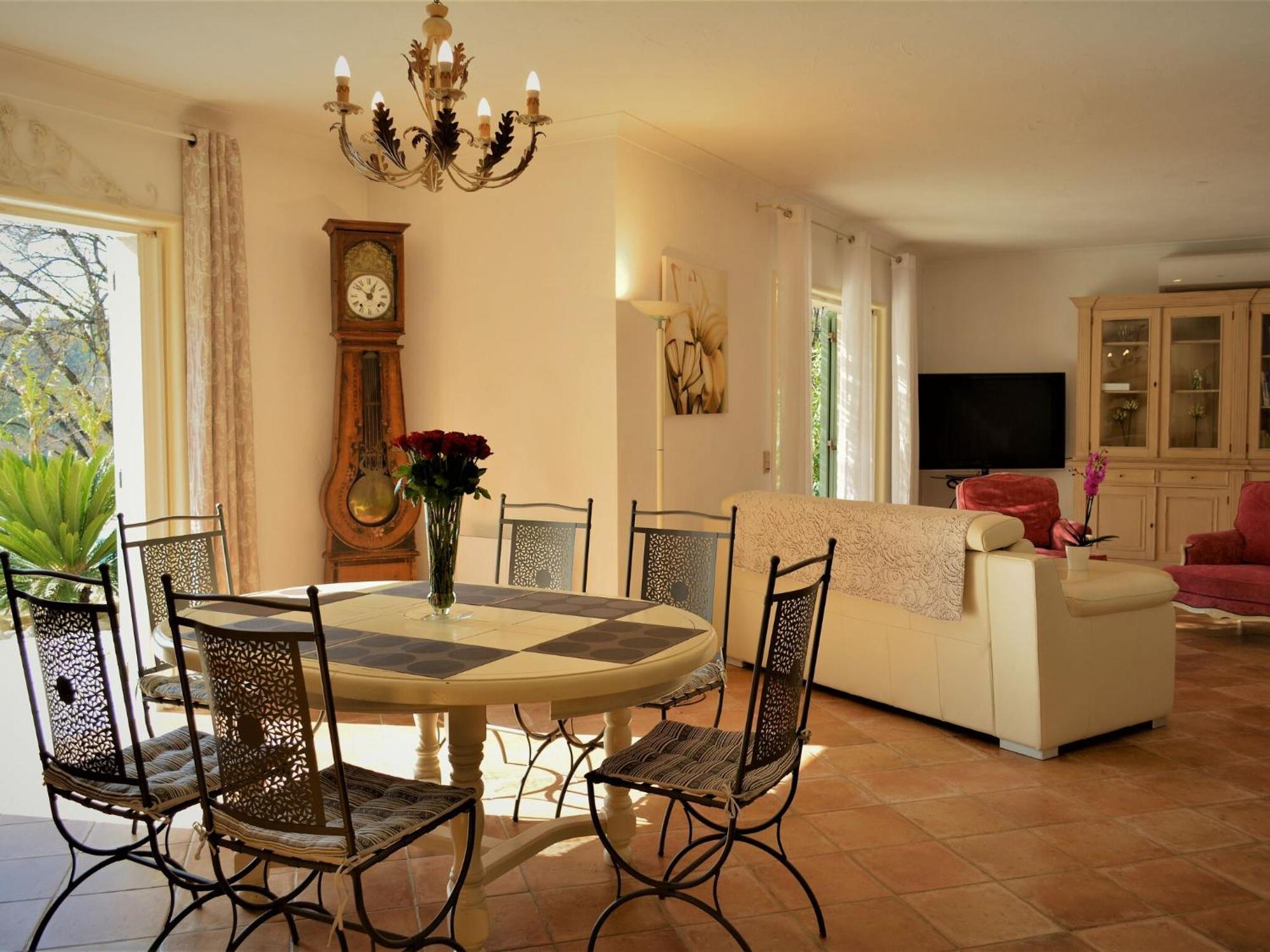 Peaceful Villa In Saint Paul De Vence With Pool Bagian luar foto