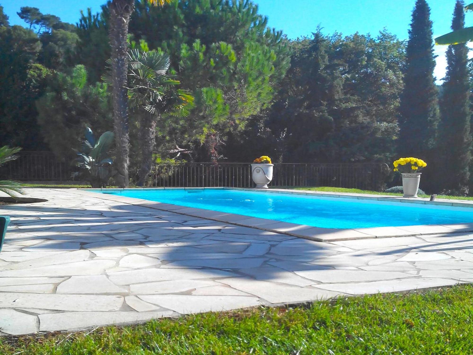 Peaceful Villa In Saint Paul De Vence With Pool Bagian luar foto