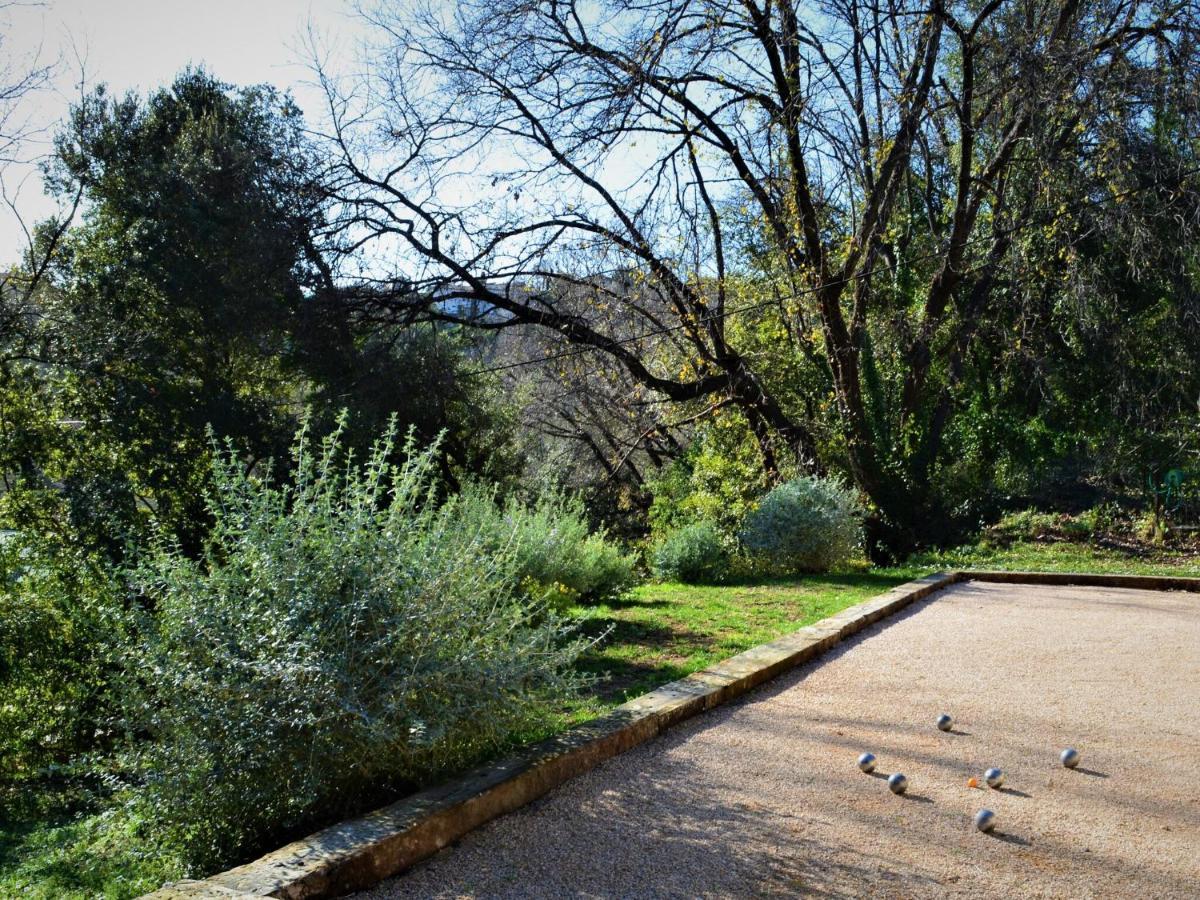 Peaceful Villa In Saint Paul De Vence With Pool Bagian luar foto